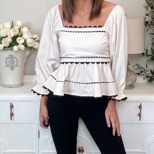 NWOT Crème and Black Women's Blouse